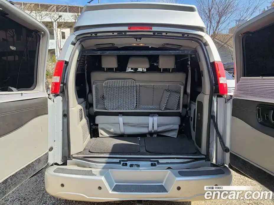 Chevrolet Express Van 2018 6.0 Автомат в Москве № 976743, фото 13