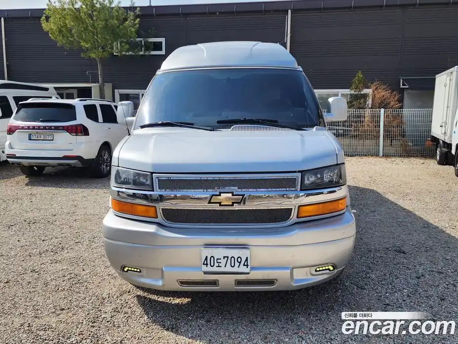Chevrolet Express Van 2018 6.0 Автомат в Москве № 976743, фото 3