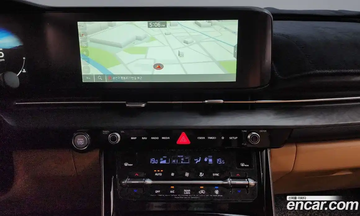 Kia Canival 2023 3.5 Автомат в Москве № 1002843, фото 15