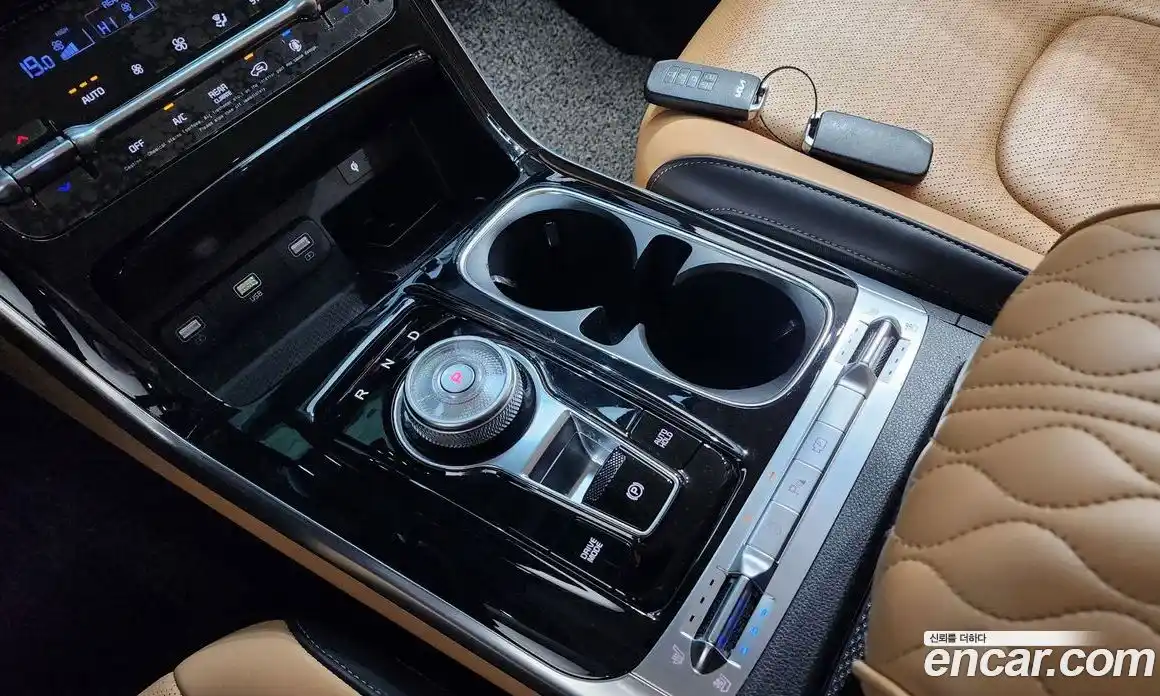 Kia Canival 2023 3.5 Автомат в Москве № 1002843, фото 9