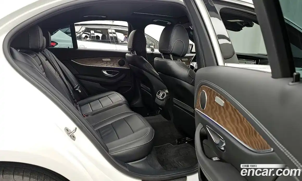 Mercedes-Benz E-Class 2022 2.0 гидро в Москве № 140301, фото 12