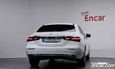Mercedes-Benz E-Class 2022 2.0 гидро в Москве № 140301, миниатюра 4