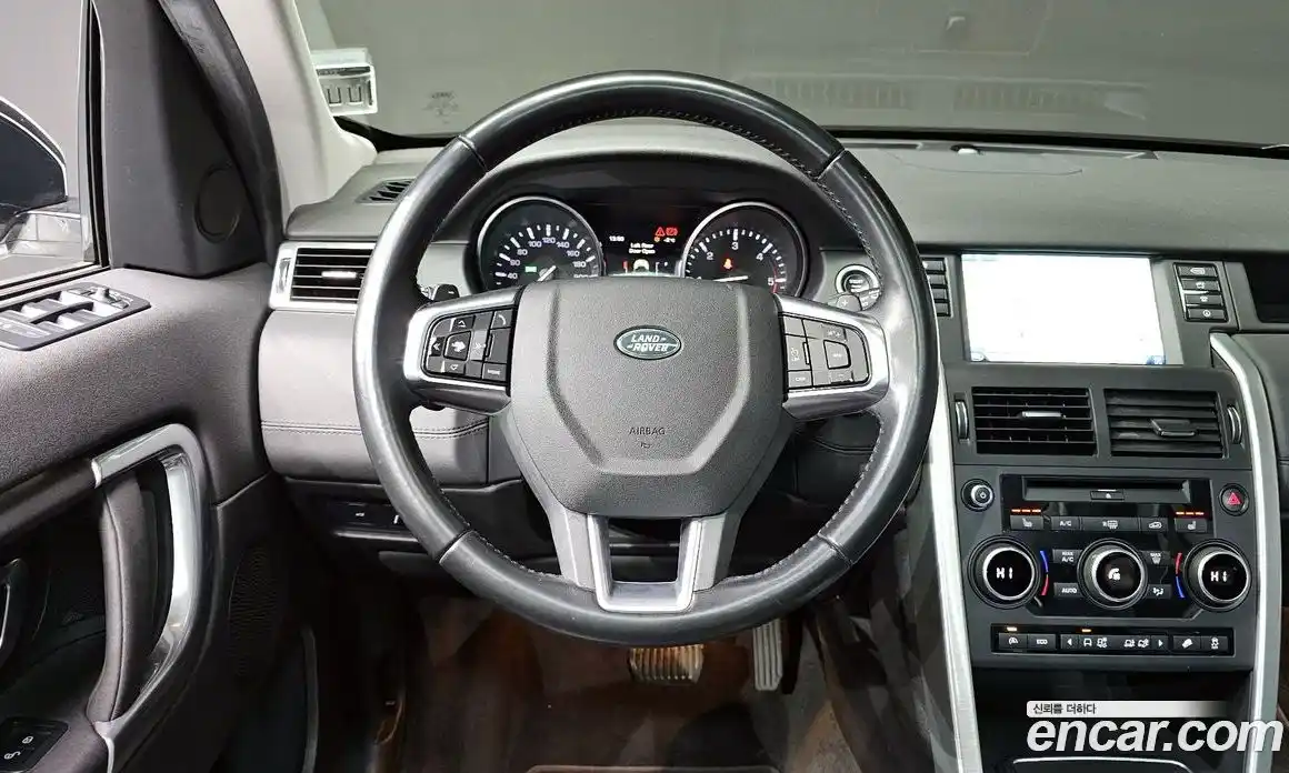 Land Rover Discovery Sport 2015 2.0 гидро в Москве № 153857, фото 12