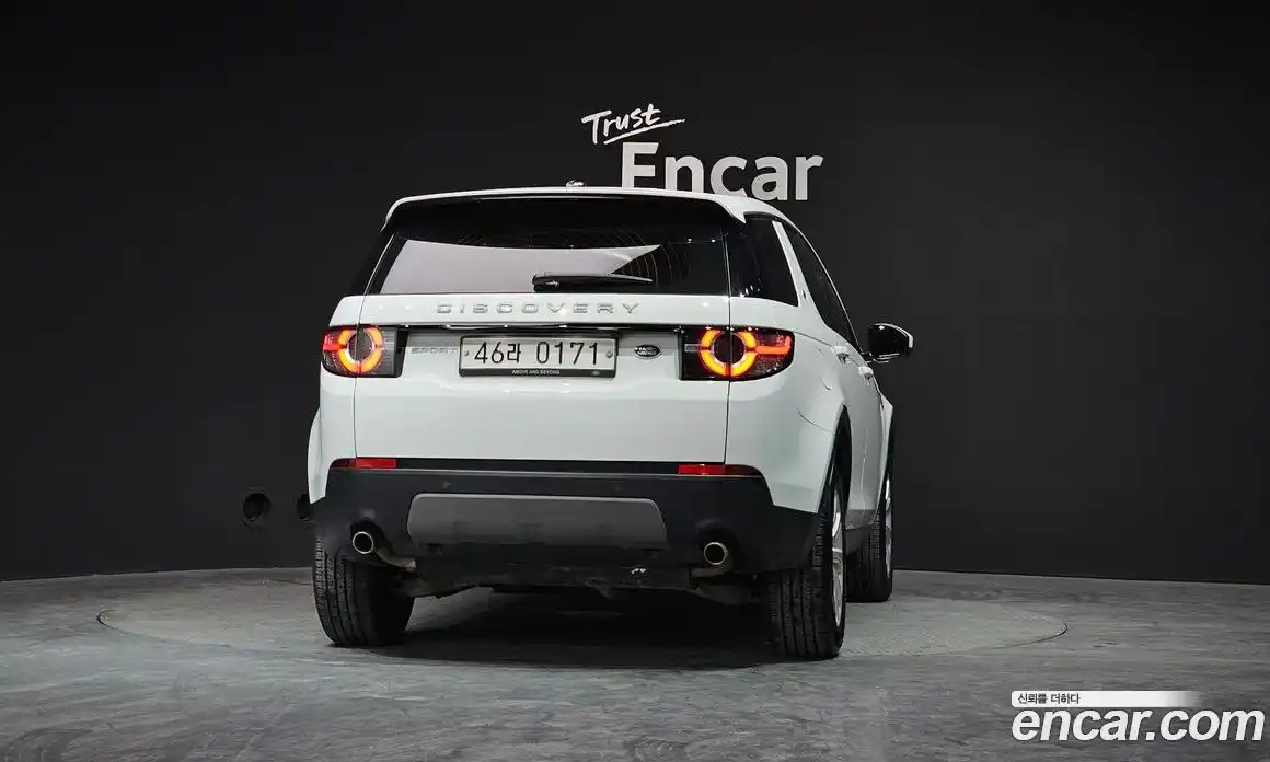 Land Rover Discovery Sport 2015 2.0 гидро в Москве № 153857, фото 3