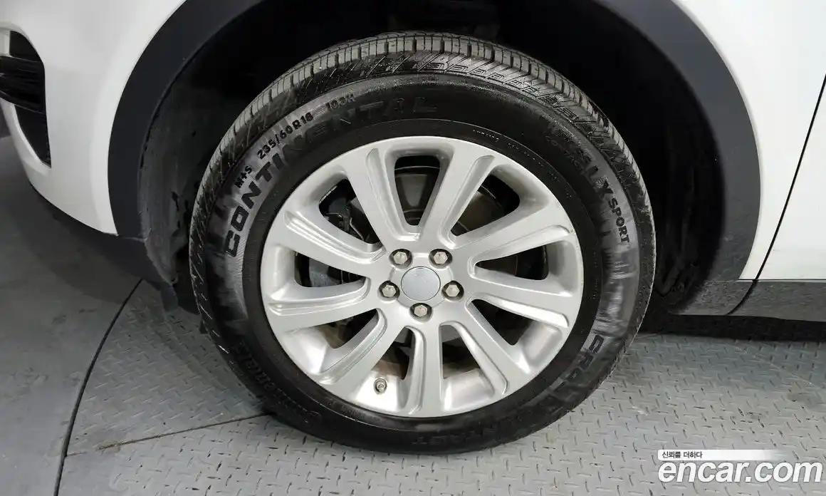 Land Rover Discovery Sport 2015 2.0 гидро в Москве № 153857, фото 4