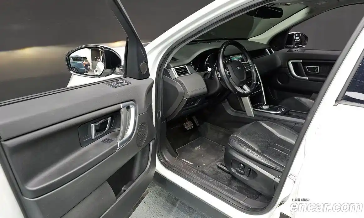 Land Rover Discovery Sport 2015 2.0 гидро в Москве № 153857, фото 9