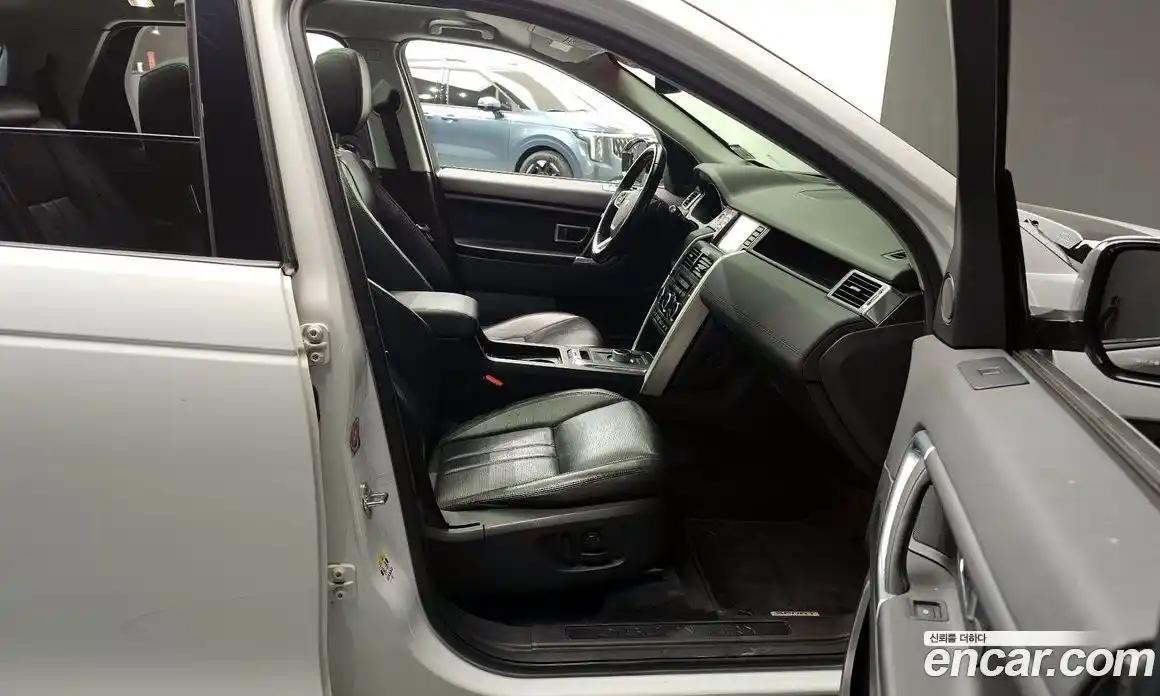 Land Rover Discovery Sport 2015 2.0 гидро в Москве № 153857, фото 10