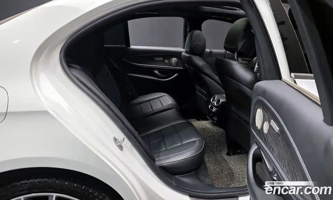Mercedes-Benz E-Class 2022 2.0 гидро в Москве, фото 12