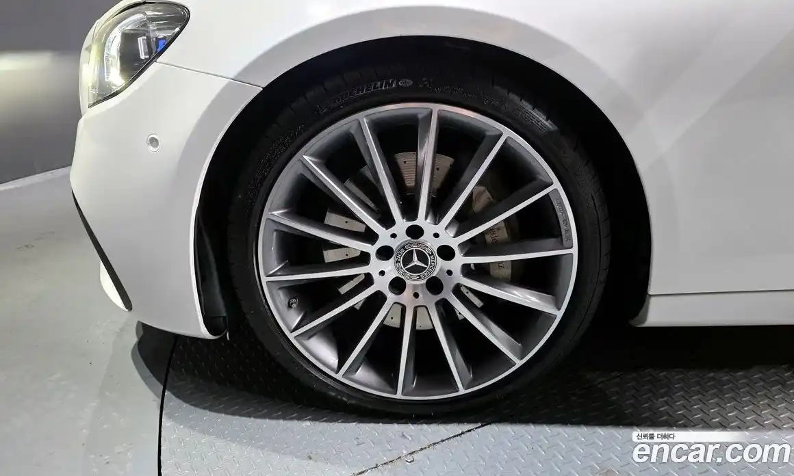 Mercedes-Benz E-Class 2022 2.0 гидро в Москве, фото 5