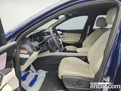 Audi e-tron 2022 гидро в Москве № 163212, миниатюра 11