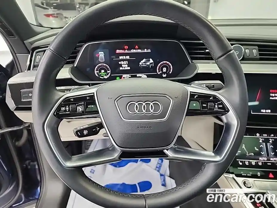 Audi e-tron 2022 гидро в Москве № 163212, фото 9