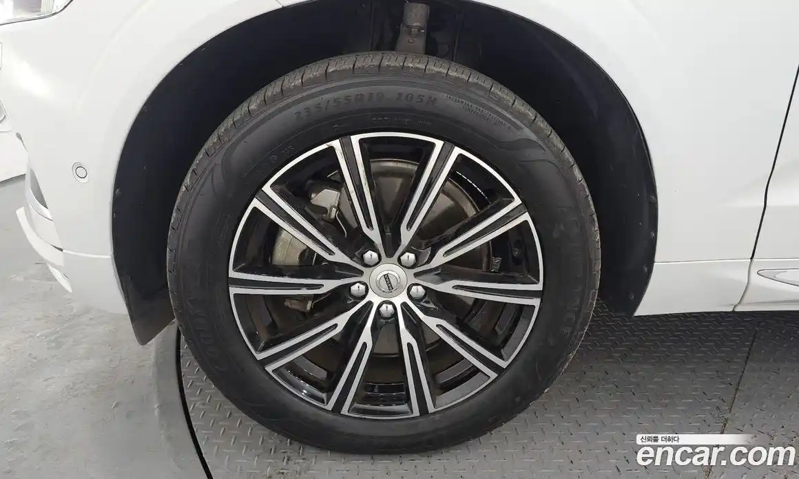 Volvo XC60 2018 2.0 гидро в Москве № 164462, фото 5