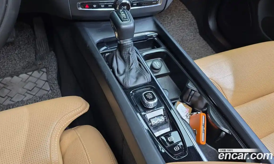 Volvo XC60 2020 2.0 гидро в Москве № 164630, фото 9