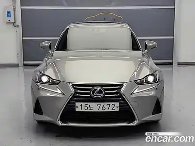 Lexus IS, 2018
