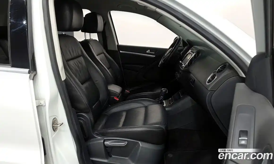 Volkswagen Tiguan 2015 2.0 гидро в Москве № 169041, фото 11