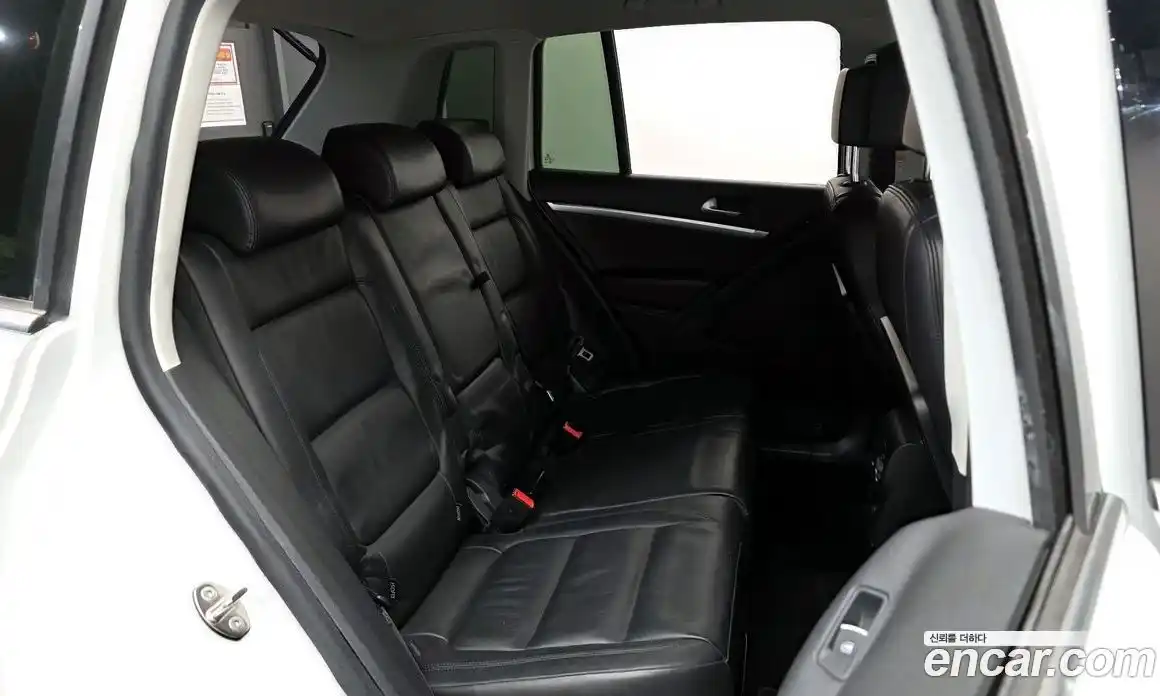 Volkswagen Tiguan 2015 2.0 гидро в Москве № 169041, фото 12