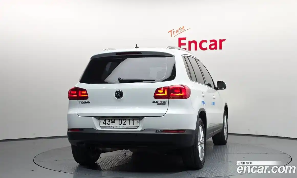Volkswagen Tiguan 2015 2.0 гидро в Москве № 169041, фото 4
