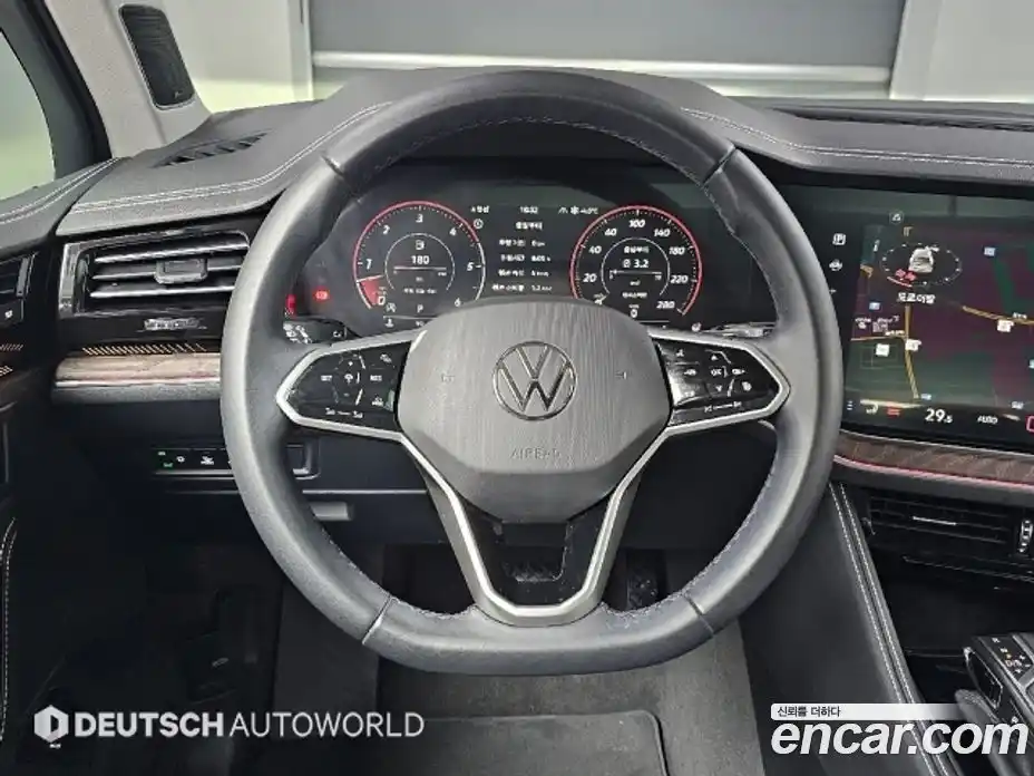 Volkswagen Touareg 2024 3.0 гидро в Москве № 169149, фото 13
