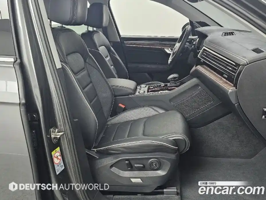 Volkswagen Touareg 2024 3.0 гидро в Москве № 169149, фото 10