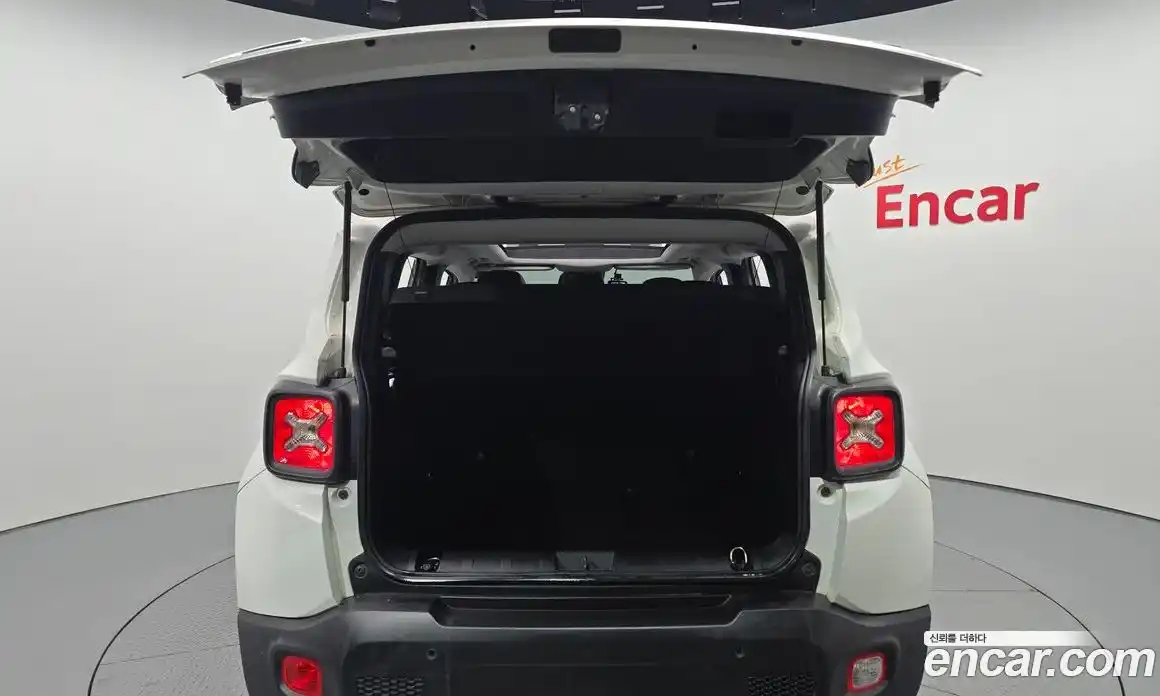 Jeep Renegade 2016 2.0 гидро в Москве № 169853, фото 20