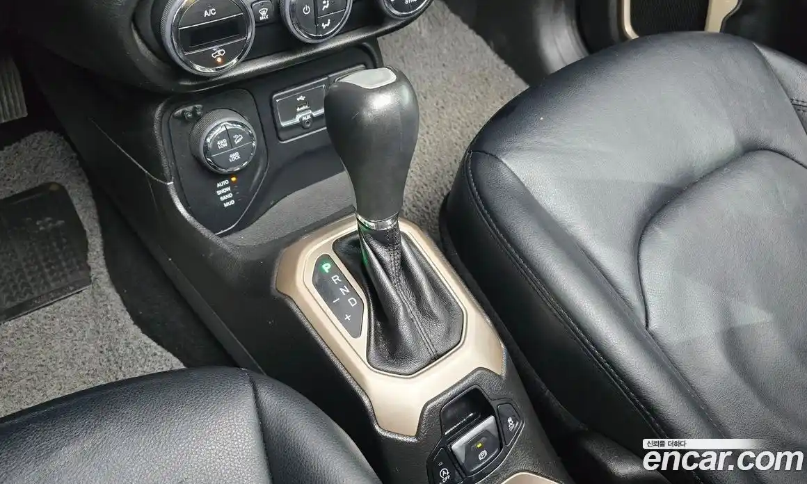 Jeep Renegade 2016 2.0 гидро в Москве № 169853, фото 9
