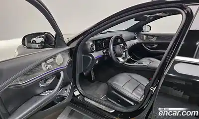Mercedes-Benz E-Class 2022 2.0 гидро, миниатюра 10
