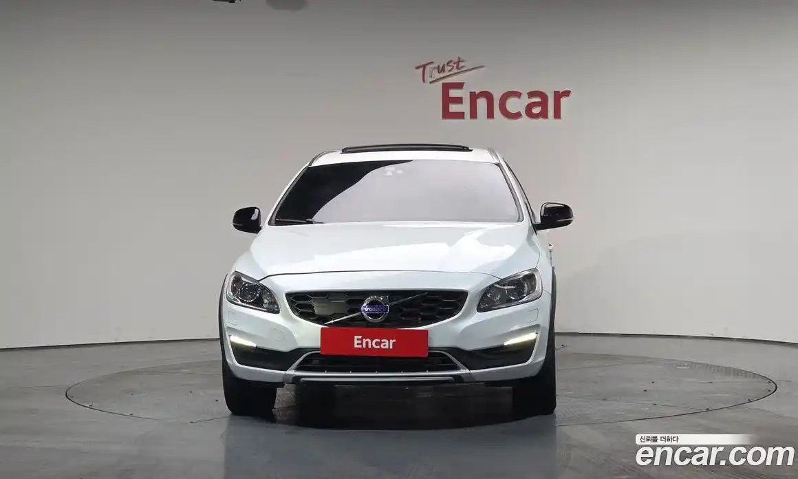 Volvo V60 2017 2.0 гидро в Москве № 196992, фото 3