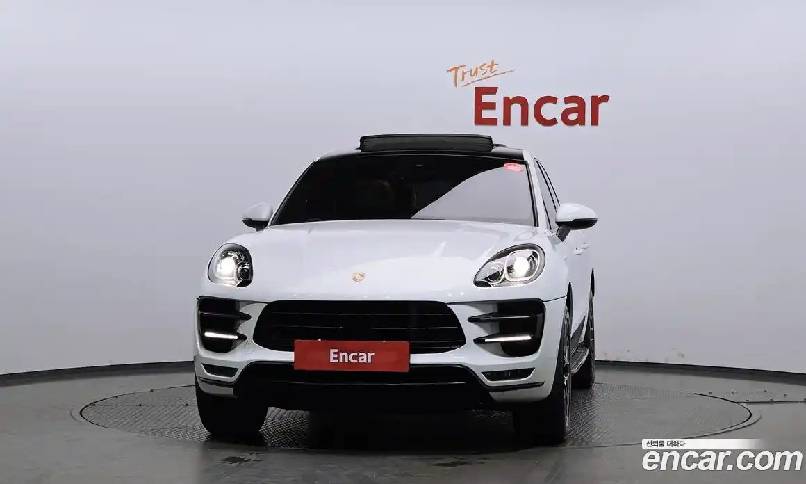 Porsche Macan 2018 2.0 гидро в Москве № 197712, фото 3