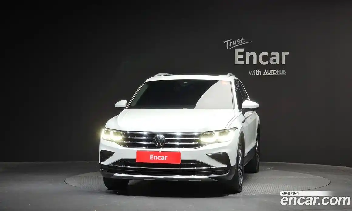 Volkswagen Tiguan 2023 2.0 гидро в Москве № 199038, фото 3