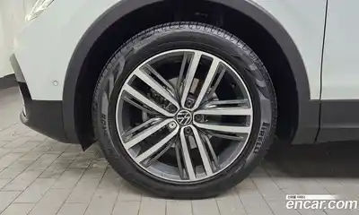 Volkswagen Tiguan 2023 2.0 гидро в Москве № 199038, миниатюра 5