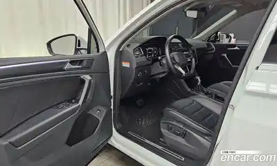 Volkswagen Tiguan 2023 2.0 гидро в Москве № 199038, миниатюра 10