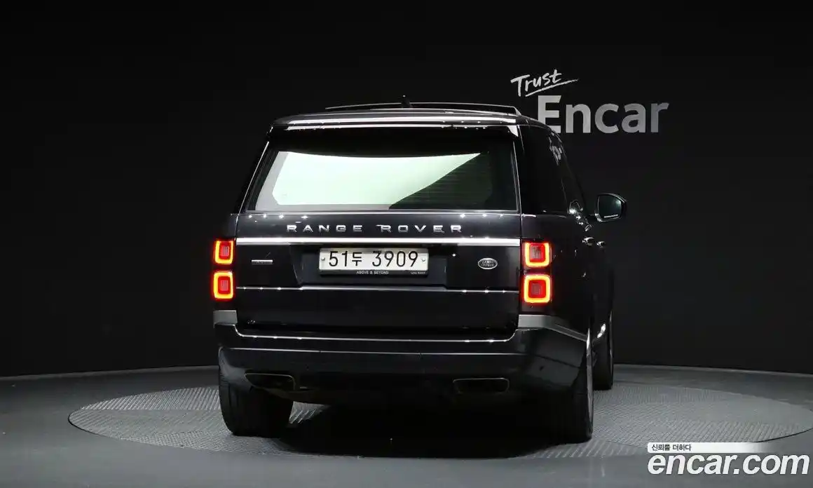 Land Rover Range-Rover 2018 4.4 гидро в Москве № 213499, фото 4
