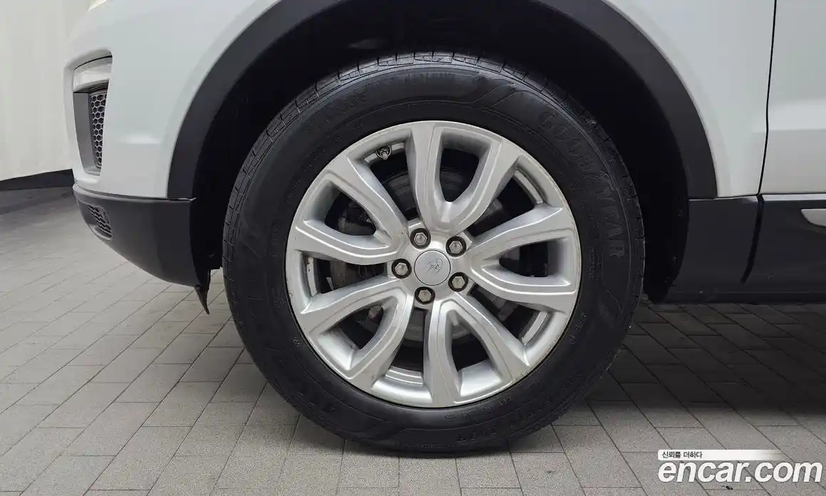 Land Rover Range-Rover Evoque 2018 2.0 гидро в Москве № 213624, фото 5