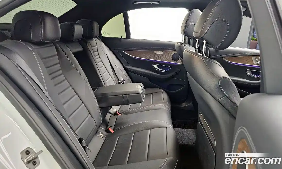 Mercedes-Benz E-Class 2023 2.0 гидро, фото 12