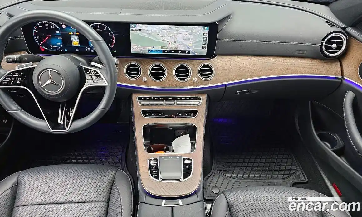 Mercedes-Benz E-Class 2023 2.0 гидро, фото 7
