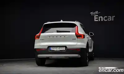 Volvo XC40 2023 2.0 гидро в Москве № 230391, миниатюра 4