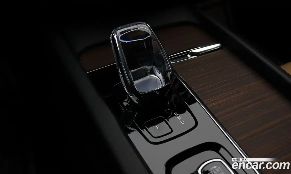 Volvo V60 2024 2.0 гидро в Москве № 230845, фото 15