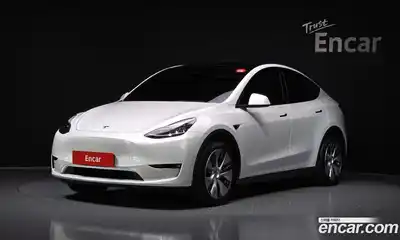 Tesla Model Y, 2022