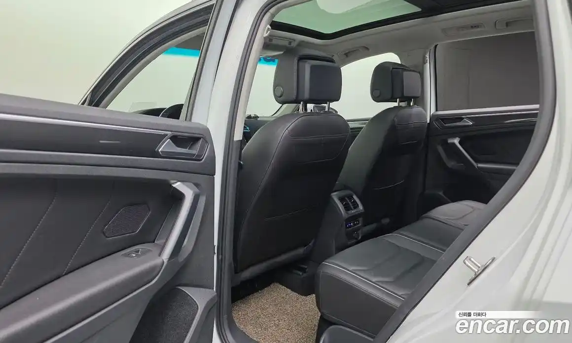 Volkswagen Tiguan 2022 2.0 гидро в Москве № 232150, фото 17