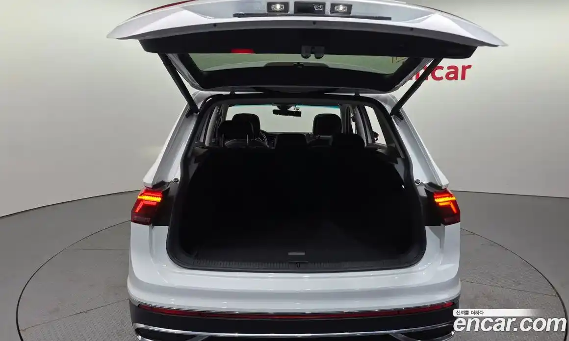 Volkswagen Tiguan 2022 2.0 гидро в Москве № 232150, фото 20