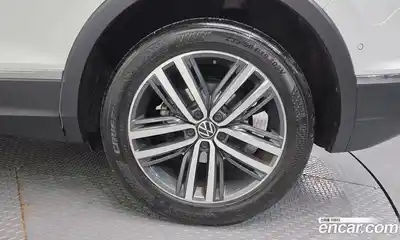 Volkswagen Tiguan 2022 2.0 гидро в Москве № 232150, миниатюра 5