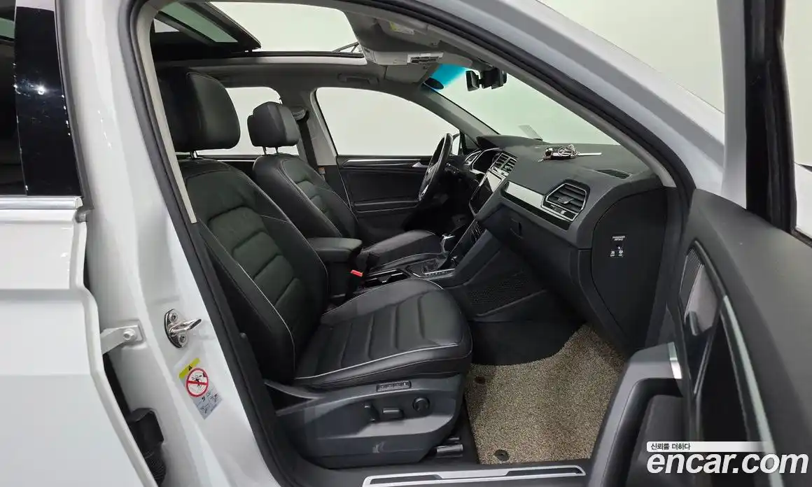 Volkswagen Tiguan 2022 2.0 гидро в Москве № 232150, фото 10