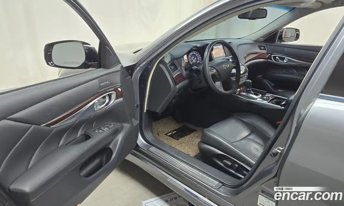 Infiniti Q70 2017 3.7 гидро в Москве № 250373, фото 10