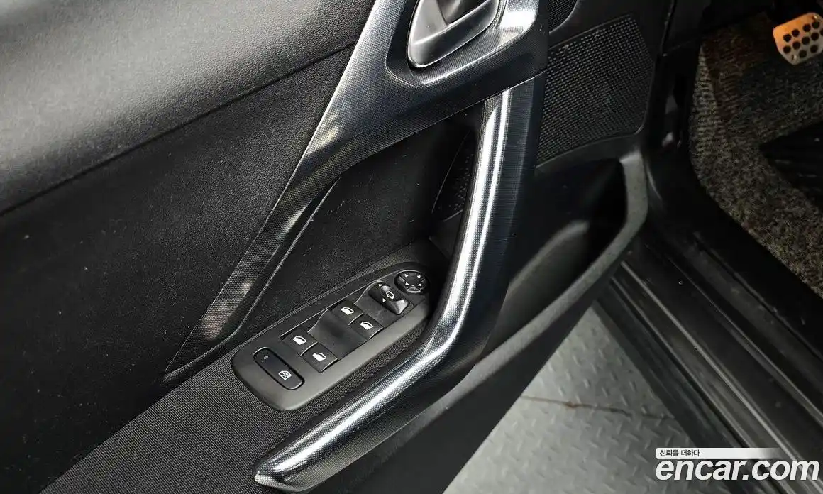 Peugeot 2008 2017 1.6 гидро в Москве № 256266, фото 13