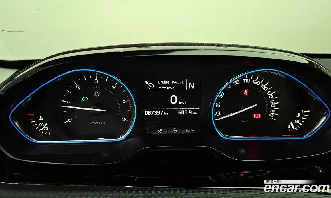 Peugeot 2008 2017 1.6 гидро в Москве № 256266, фото 8