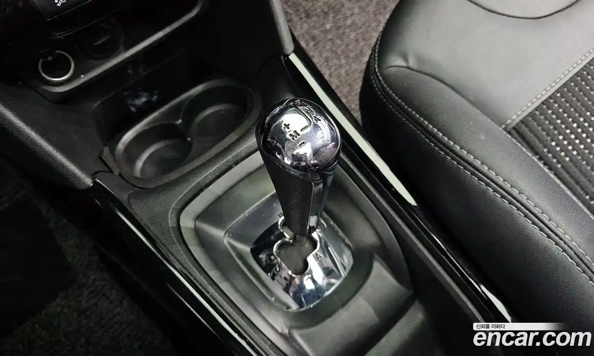 Peugeot 2008 2017 1.6 гидро в Москве № 256266, фото 9