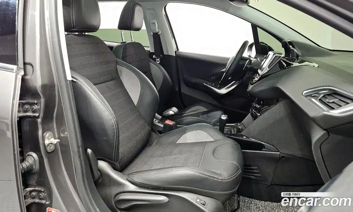 Peugeot 2008 2017 1.6 гидро в Москве № 256266, фото 10