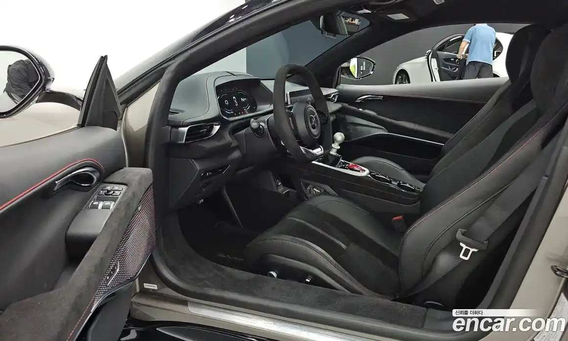 Lotus Emira 2024 3.5 механика в Москве № 256845, фото 11