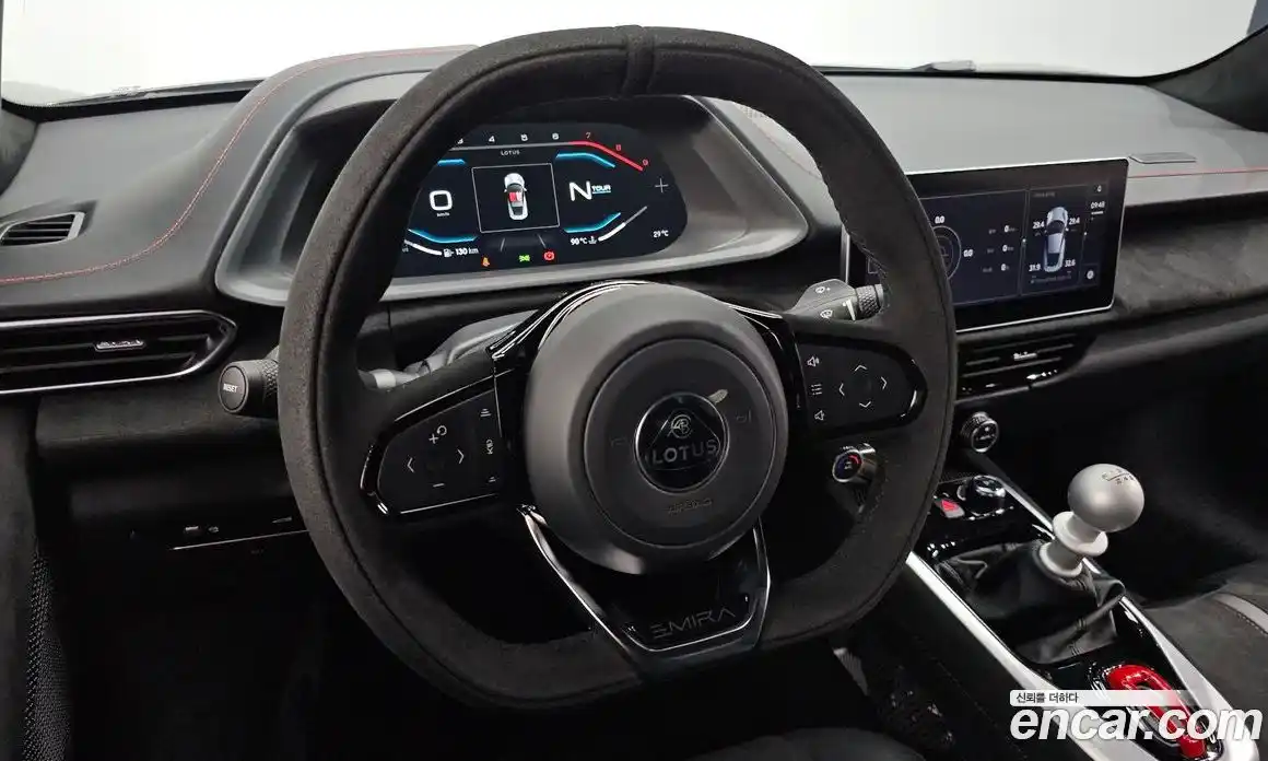 Lotus Emira 2024 3.5 механика в Москве № 256845, фото 12