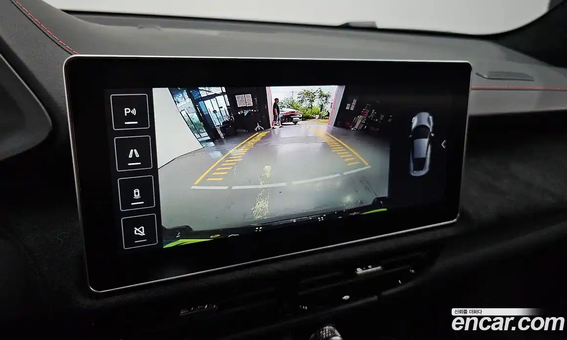 Lotus Emira 2024 3.5 механика в Москве № 256845, фото 14